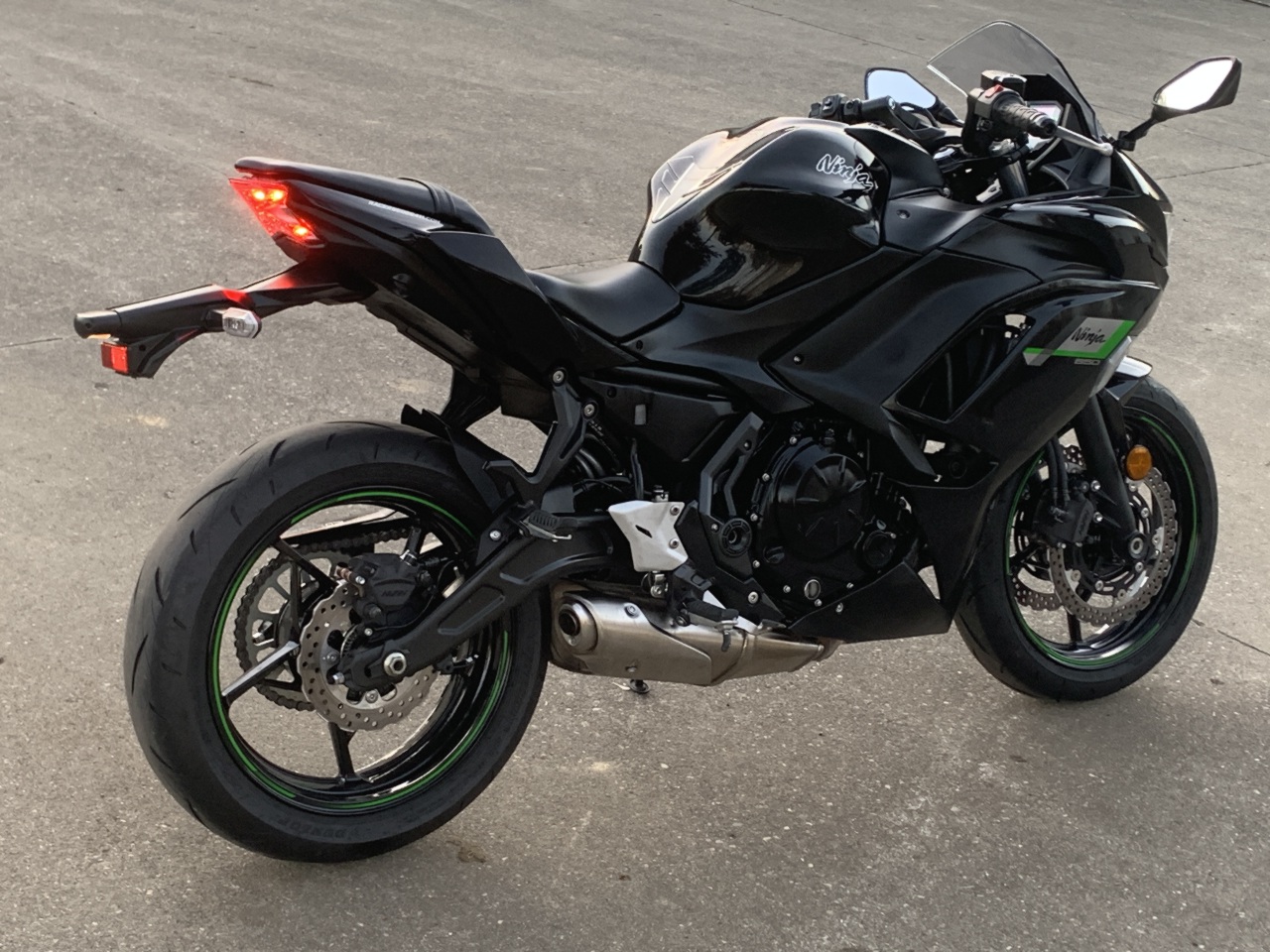 2025 Kawasaki Ninja 650 ABS KRTC 